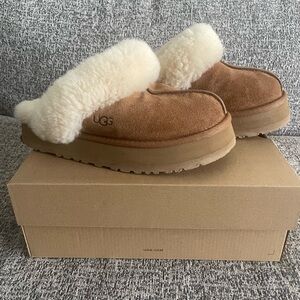 UGG Chestnut Suede Shearling Clogs Platform Size 7 US